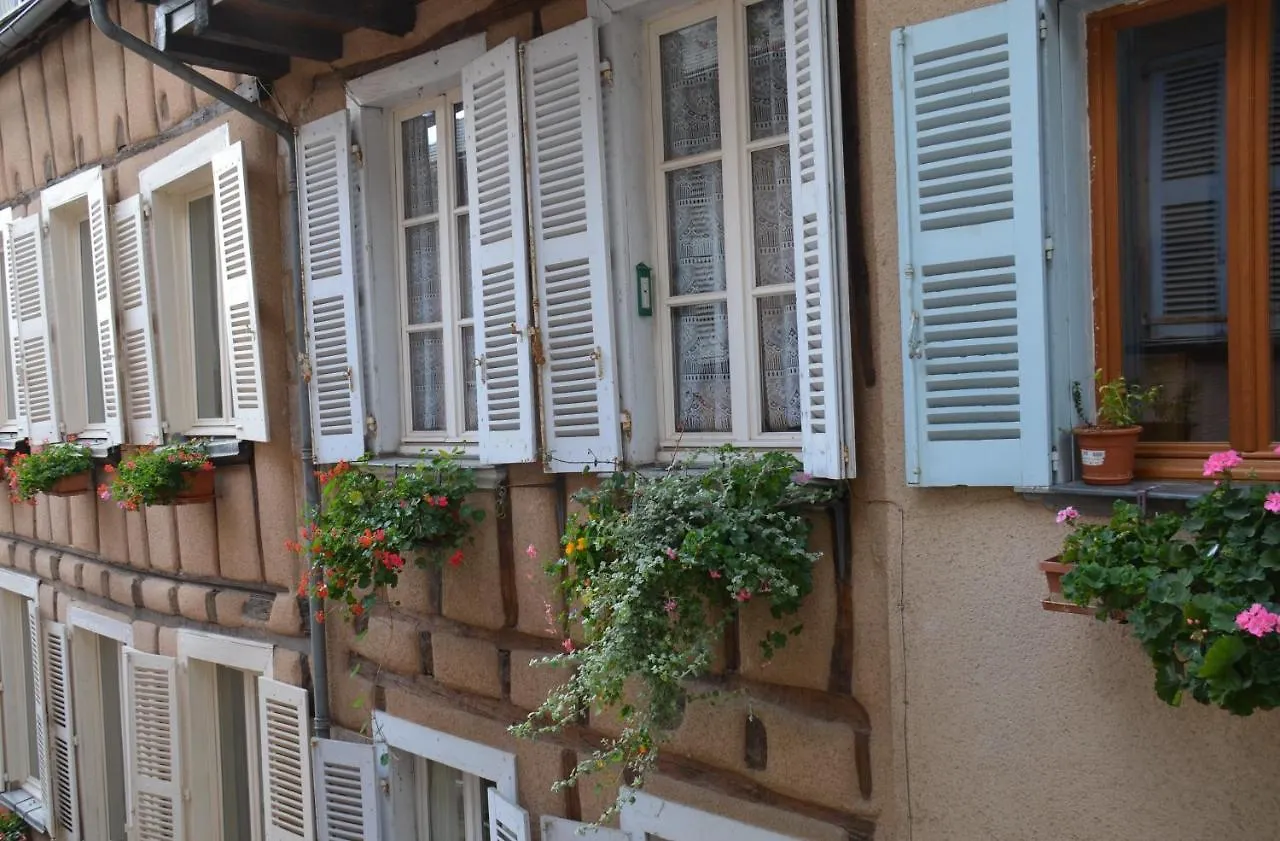 La Maison bleue, un emplacement de choix à Rodez 0*,  France