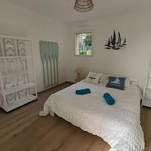 La Bernique Blanche De Vue 4 Personnes , Perros-Guirec France